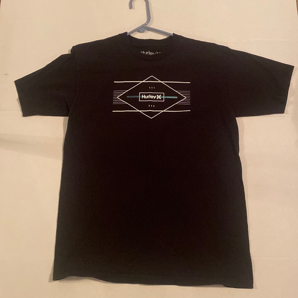 Hurley t shirt